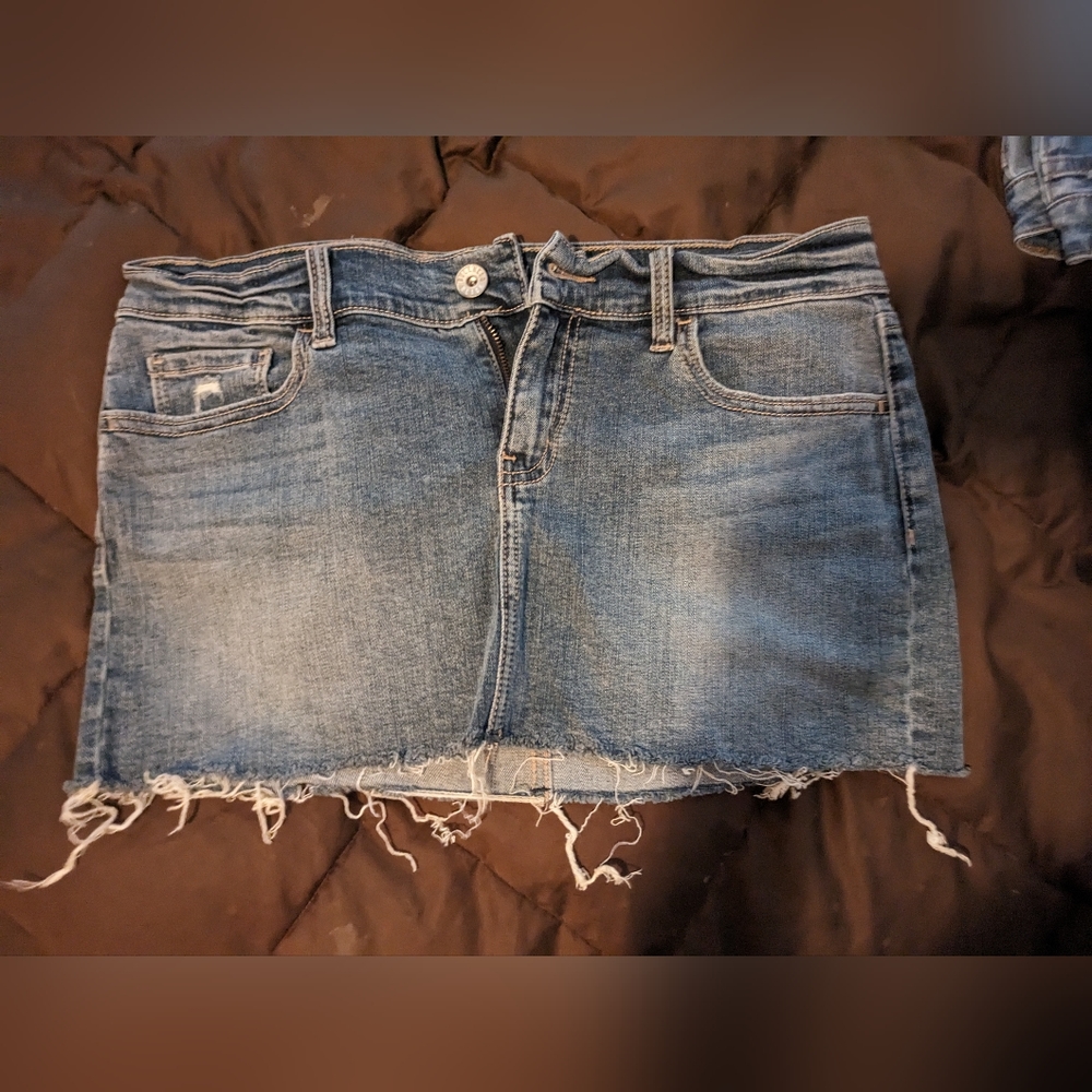 Bullhead Black jean skirt size 7
